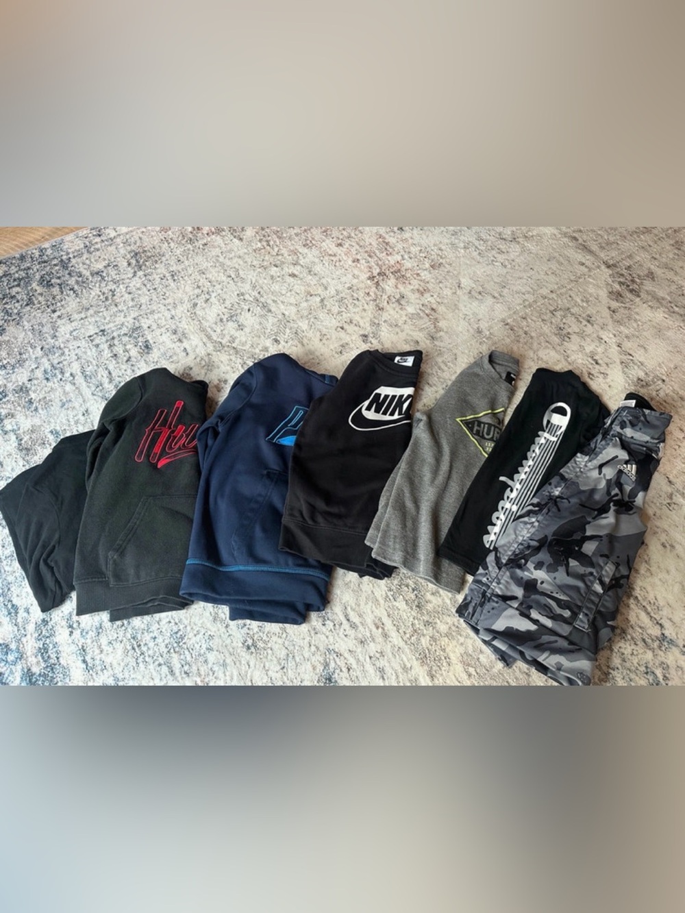 Lot of 7 boys' sweatshirts size 5&6